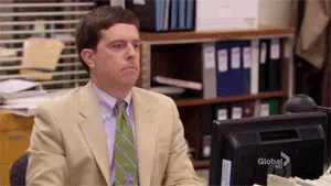 Andy-Bernard-Spin-Around-in-Chair-Yes.gif (300×169)