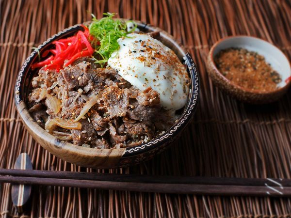 Gyudon (Japanese Simmered Beef and Rice Bowls)