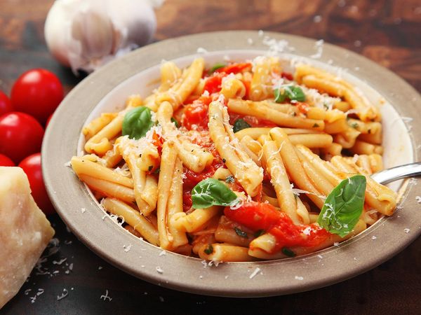 Fast and Easy Pasta With Blistered Cherry Tomato Sauce