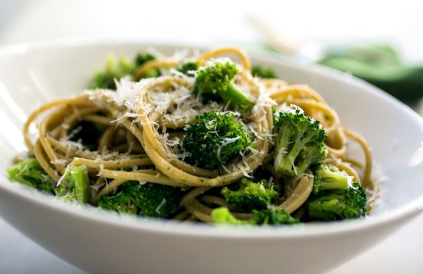 Spaghetti with Broccoli and Walnut/Ricotta Pesto