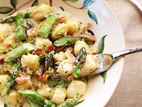 Ricotta Gnocchi With Asparagus and Prosciutto