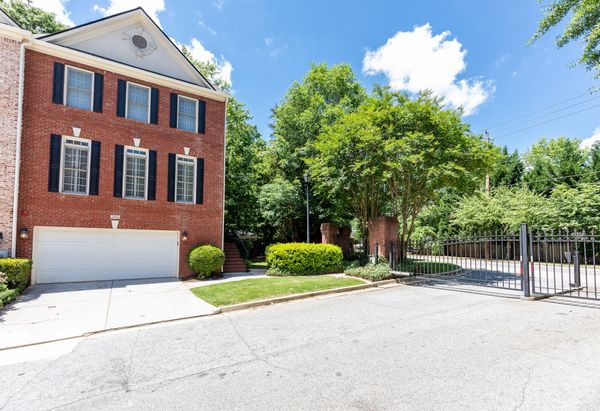 2200 Briarwood Blf-92