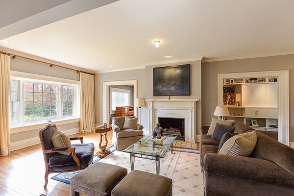 88 Polo Dr-18-Web Res