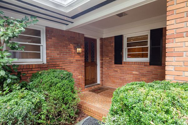 2950 Westminster Cir-101