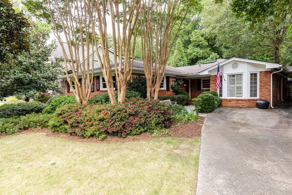 2950 Westminster Cir-108