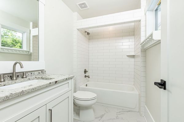 340 Colewood Way-248