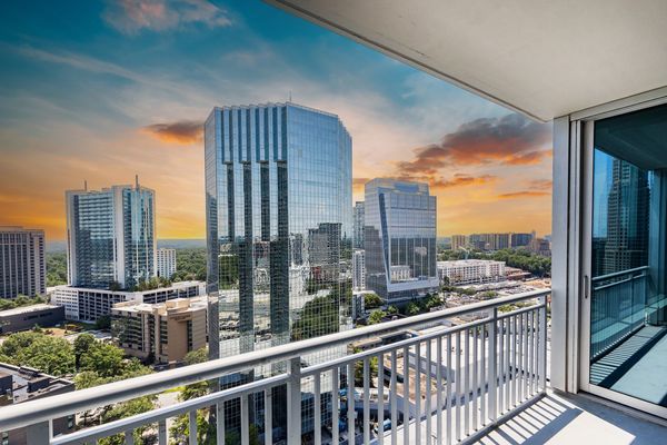 3338 Peachtree Rd-101