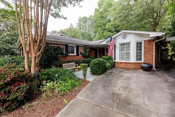 2950 Westminster Cir-102