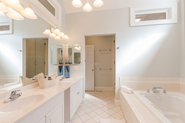 694 E Morningside-44-Web Res