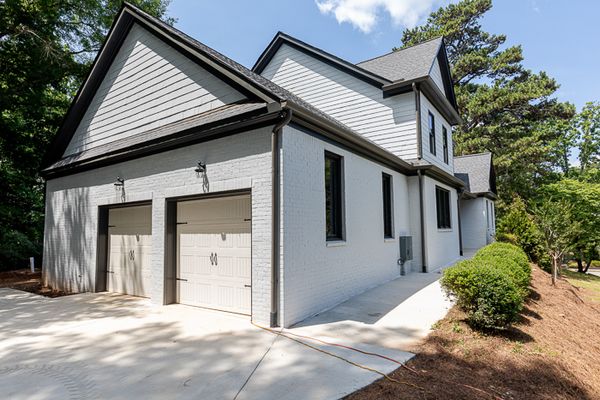 4685 Powers Ferry Rd 22-183-Web Res