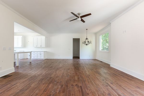 4685 Powers Ferry Rd 22-10-Web Res