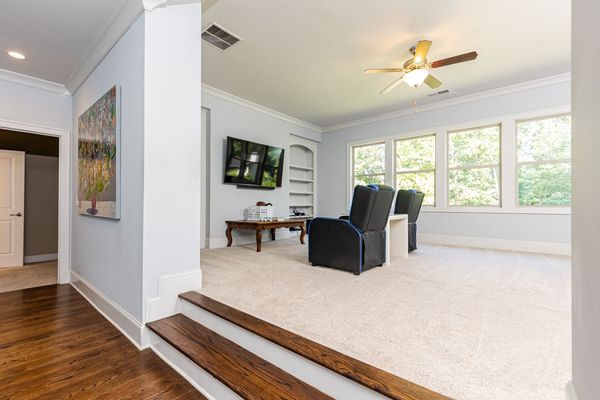 6470 Long Island-242