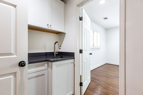 2966 waverly court_-238