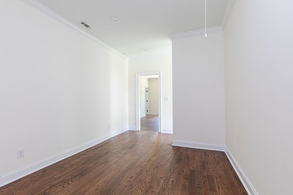 4685 Powers Ferry Rd 22-159-Web Res