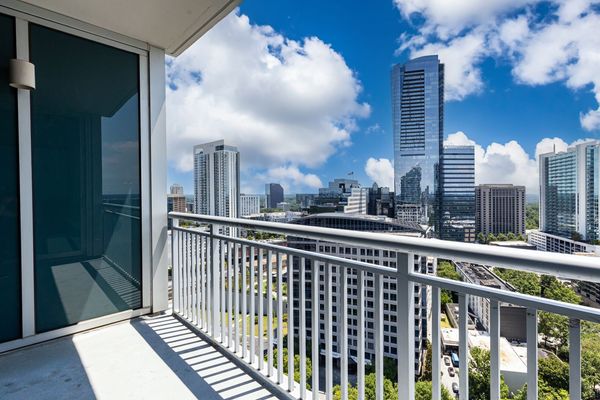 3338 Peachtree Rd-103