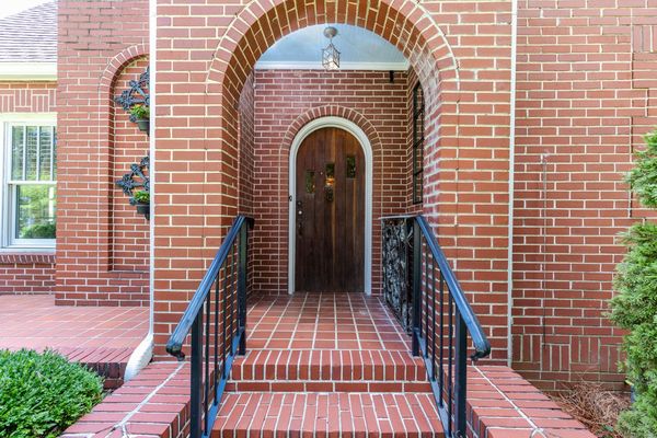 129 Peachtree Hills-2