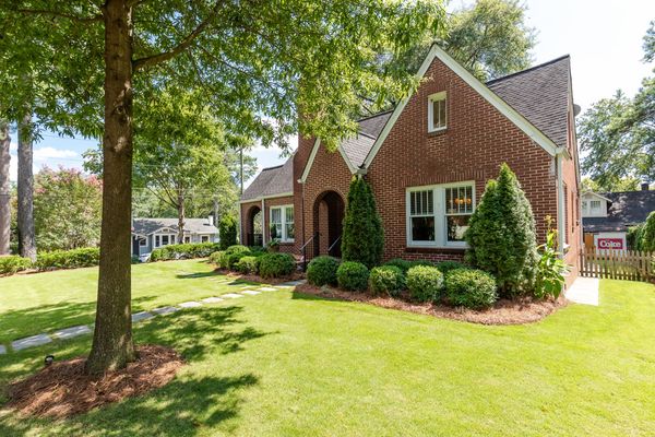 129 Peachtree Hills-131