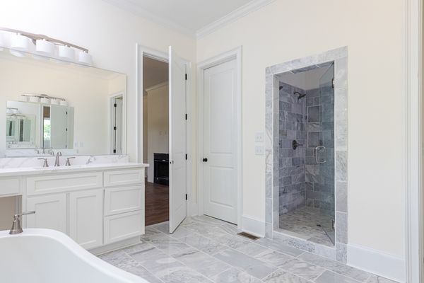 4685 Powers Ferry Rd 22-80-Web Res