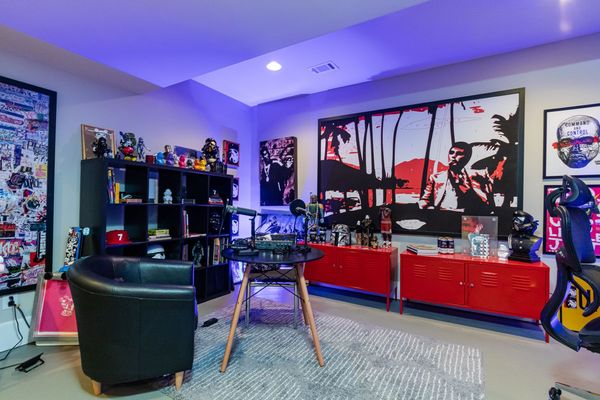 1843 Rock Springs Ln-199