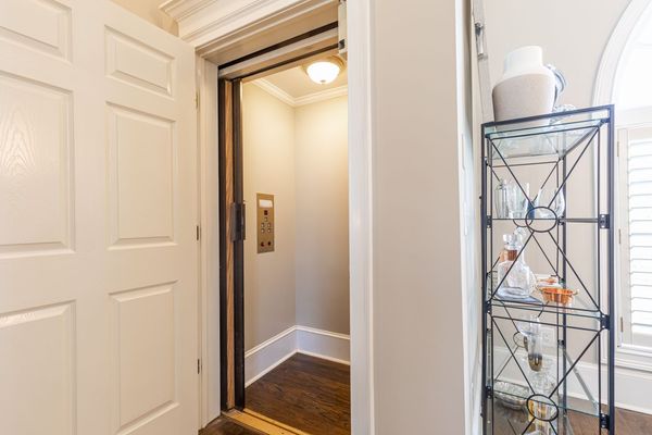 3541 Roswell Road_7-50