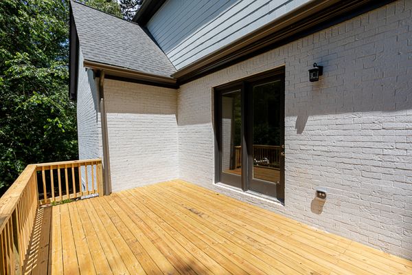 4685 Powers Ferry Rd 22-178-Web Res