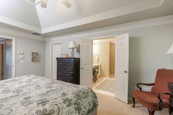 2200 Briarwood Blf-19