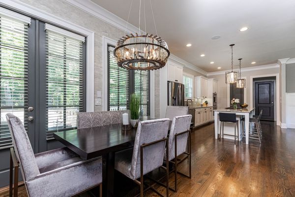 1843 Rock Springs Ln-33