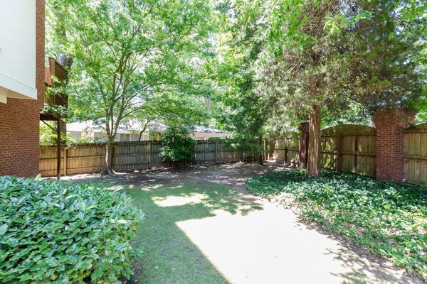 2200 Briarwood Blf-81