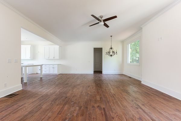 4685 Powers Ferry Rd 22-9-Web Res