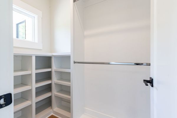 340 Colewood Way-244