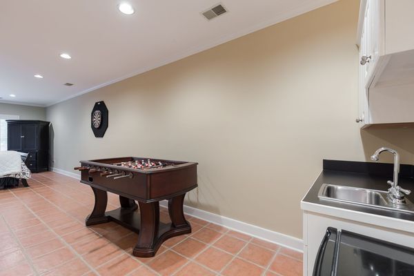 3824 Courtyard Dr-101