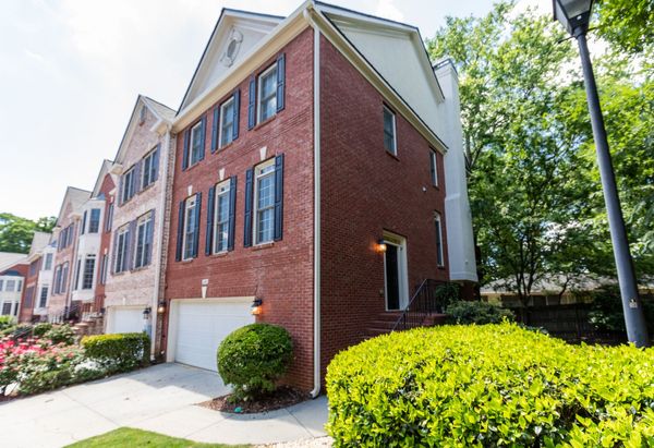 2200 Briarwood Blf-94