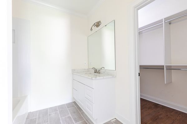 4685 Powers Ferry Rd 22-162-Web Res