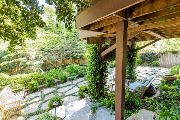 251 Peachtree Way_-110