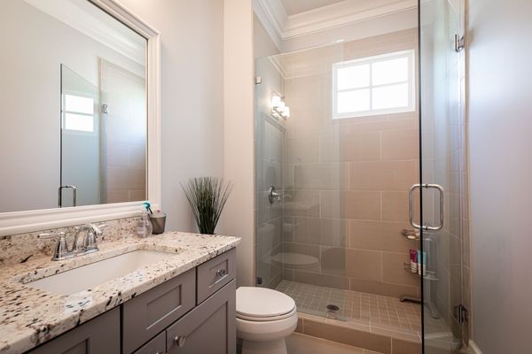 1843 Rock Springs Ln-80