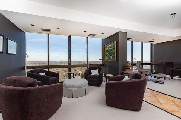 16D Hanover House-110