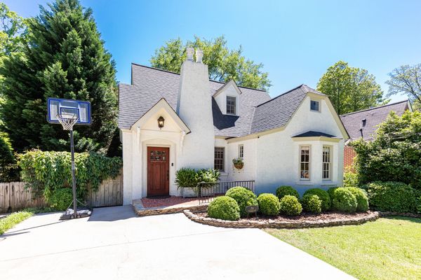 251 Peachtree Way_-141