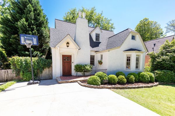 251 Peachtree Way_-139