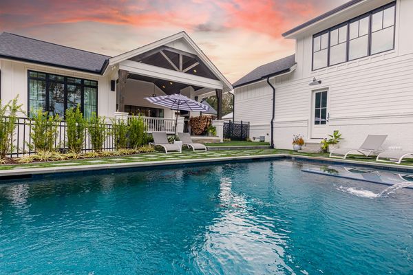 210 Thomas Cir-102_r