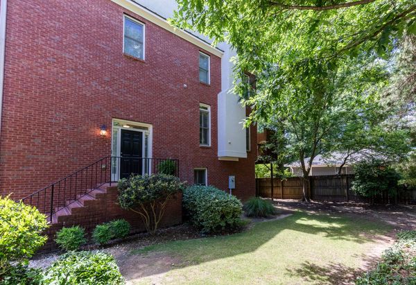 2200 Briarwood Blf-96