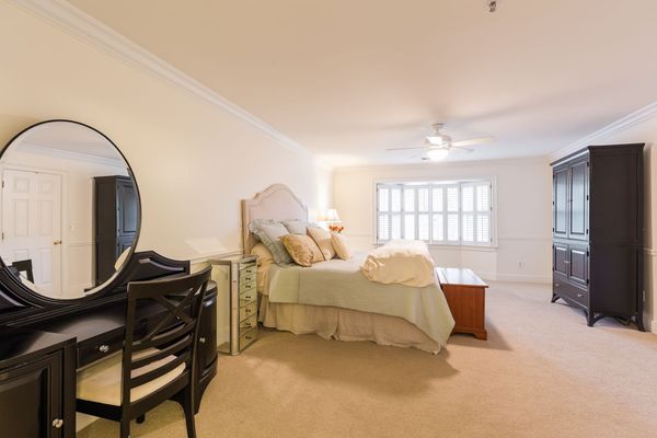 3824 Courtyard Dr-76