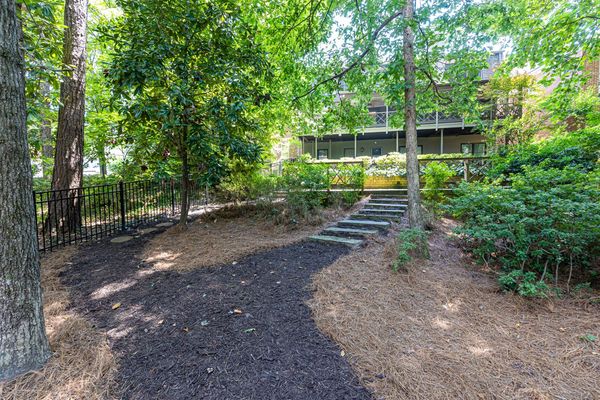 2966 waverly court_-296