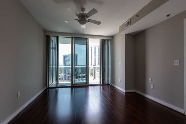 3338 Peachtree Rd-95