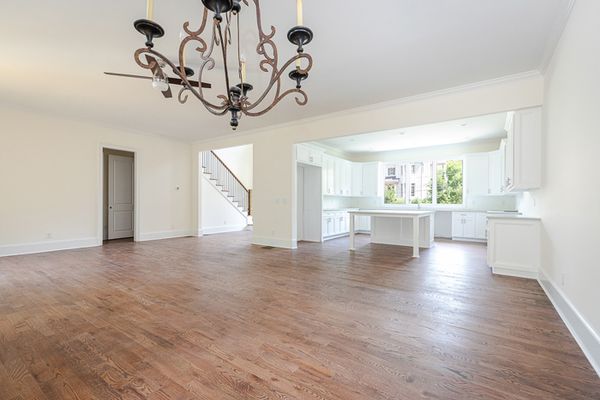 4685 Powers Ferry Rd 22-35-Web Res