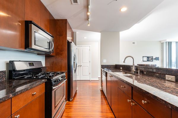 3338 Peachtree Rd-41