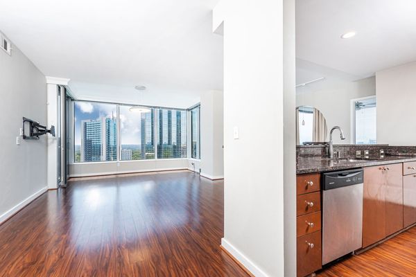 3338 Peachtree Rd-19