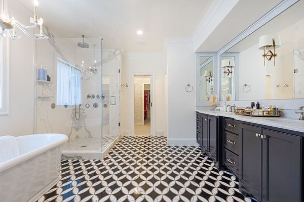 6470 Long Island-330