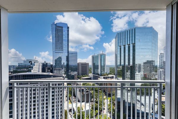 3338 Peachtree Rd-100