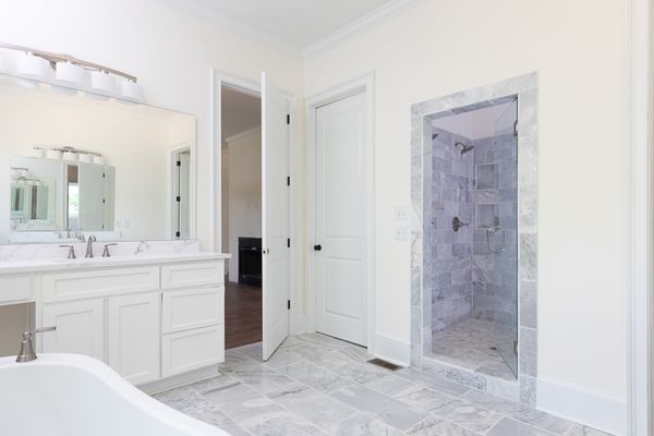 4685 Powers Ferry Rd 22-81-Web Res