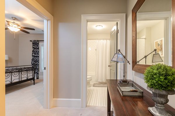 1843 Rock Springs Ln-183